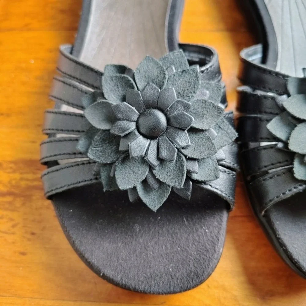 Array Womens Black Leather Floral Slide Sandals Wedge Heel‎ 10M summer fun